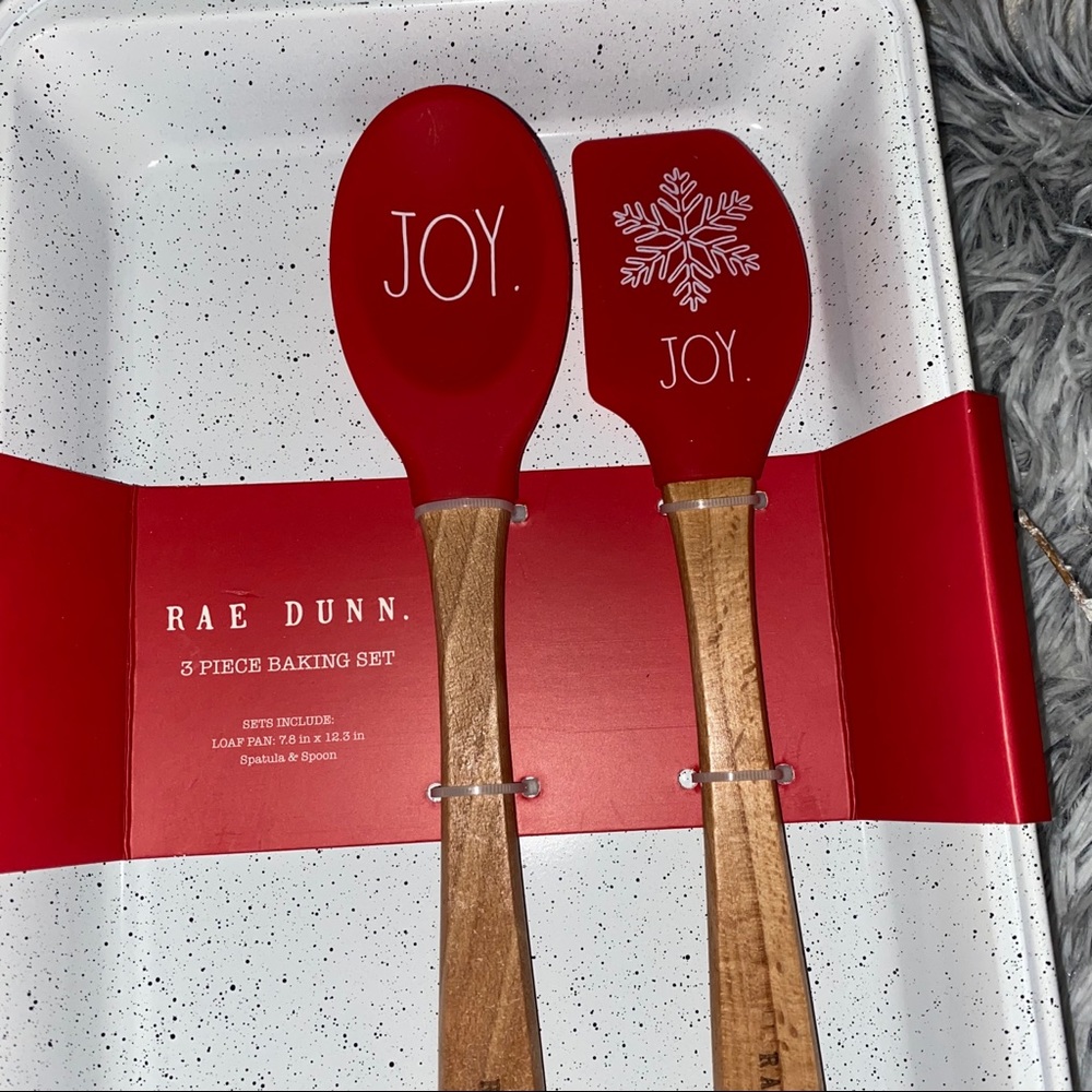 ⚡️FLASH SALE Rae Dunn Christmas “JOY” Baking Set - Picture 2 of 3